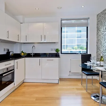 Apartment Red Lion Court By City2stay London