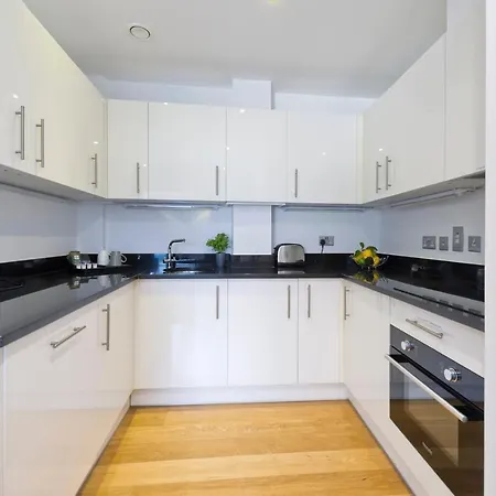 Red Lion Court By City2stay Apartment London