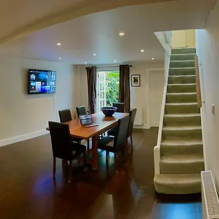Luxury Central 3 Bedroom Family House * Londra
