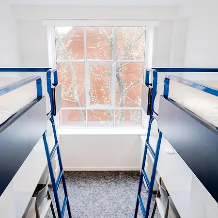 Destiny Student - Bloomsbury 2* Londres