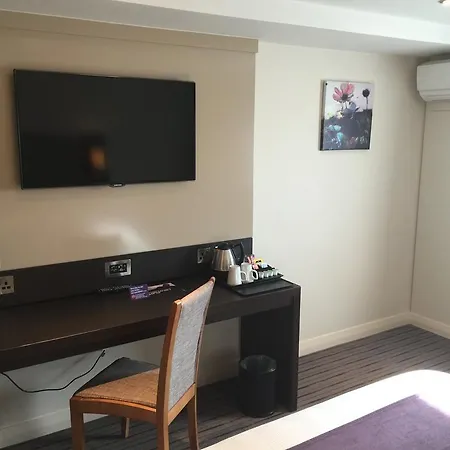 Premier Wimbledon South 3* London