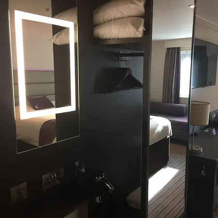 Premier Wimbledon South Hotel