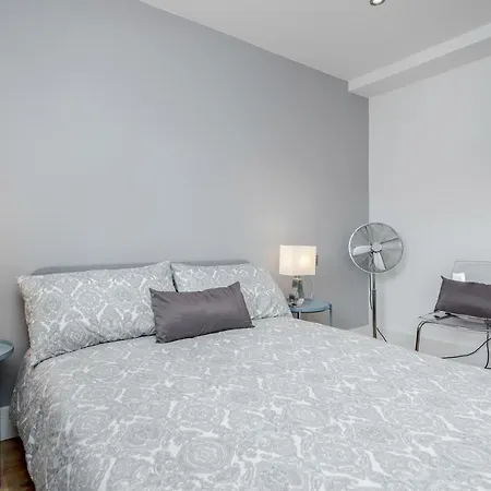 Luxury Chic Near Canary Wharf, Excel, O2 & Stratford Apartment *