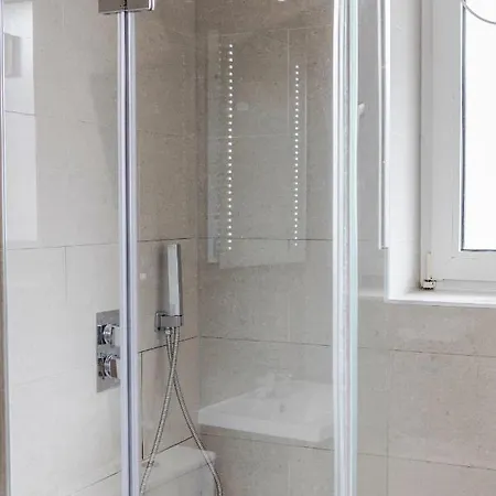 Luxury Chic Near Canary Wharf, Excel, O2 & Stratford London