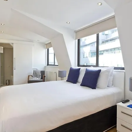 Red Lion Court By City2stay London