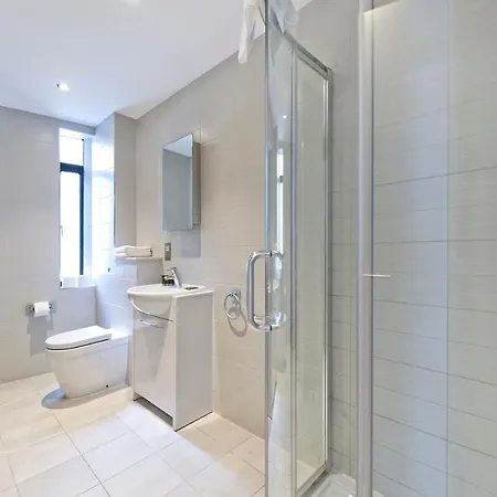 Red Lion Court By City2stay Apartment