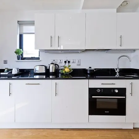Red Lion Court By City2stay Apartment London