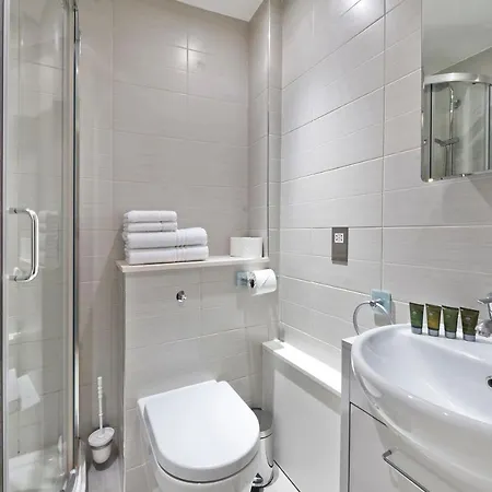 Red Lion Court By City2stay London