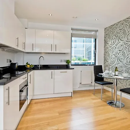 Apartment Red Lion Court By City2stay *