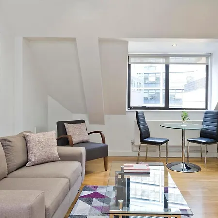 Red Lion Court By City2stay