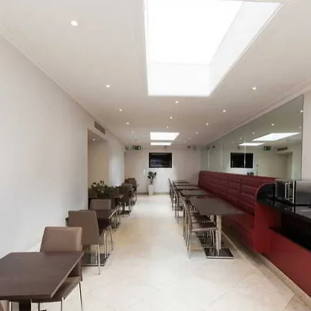 House Hotel
