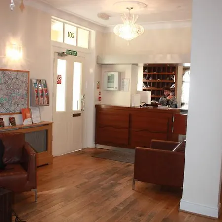 Corner House 3*