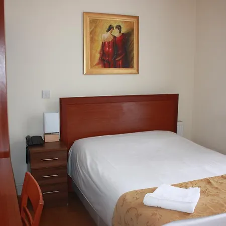 Otel Corner House 3*