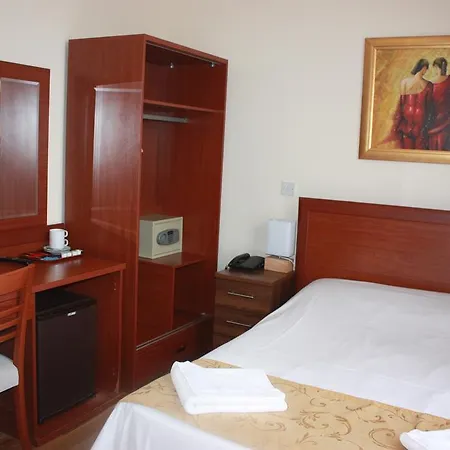 Corner House Otel 3*