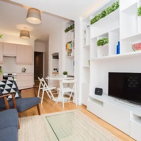 Stylish & Modern 3 Bed Flat In Nw With Garden * London