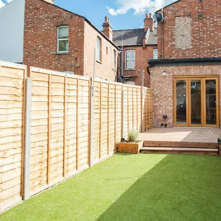 Holiday home Stylish & Modern 3 Bed Flat In Nw With Garden *