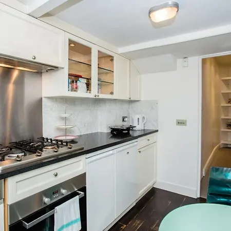 Cosy 1 Bedroom Near Harrods Knightsbridge Apartment