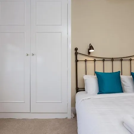 Apartment Quaint 2 Bedroom Flat - 9 Minutes Walk To Vauxhall Tube