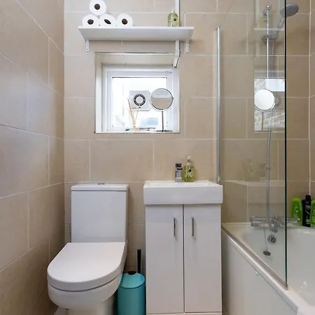 Appartamento Quaint 2 Bedroom Flat - 9 Minutes Walk To Vauxhall Tube