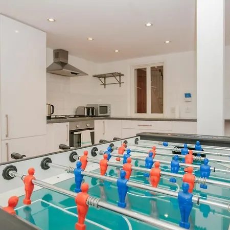 Elegant Victorian 3-bed Near Hammersmith
