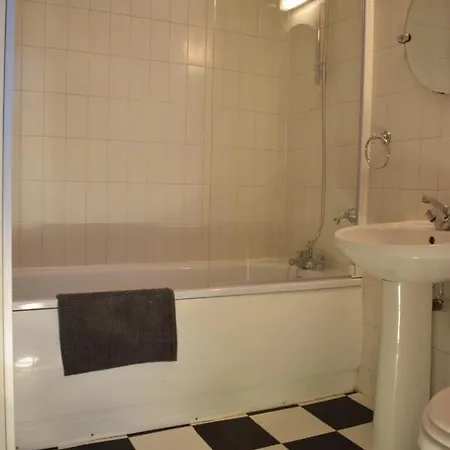 Spacious 2 Bedroom Flat In Beautiful Maida Vale Apartment London