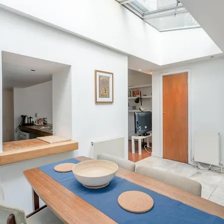 Fantastic And Bright 1 Bedroom Garden Flat London