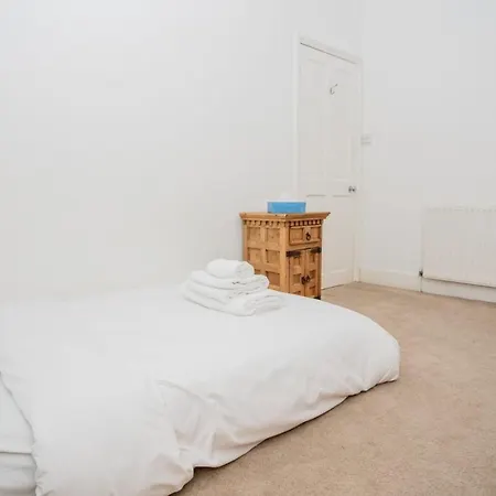 Elegant Victorian 3-bed Near Hammersmith Holiday home