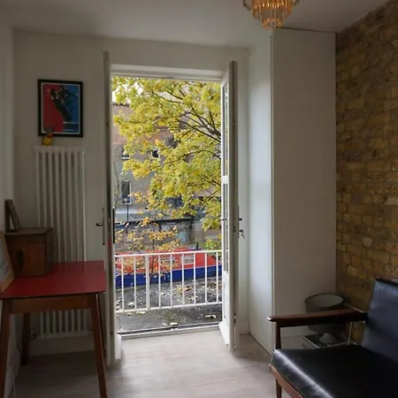 Apartment Beautiful Canalside 1-bedroom Flat With Terrace *