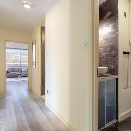 Stunning Modern In South Kensington Apartment London
