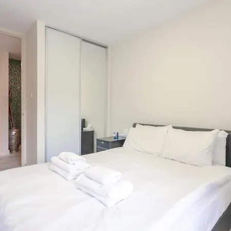 Stunning Modern In South Kensington Apartment *