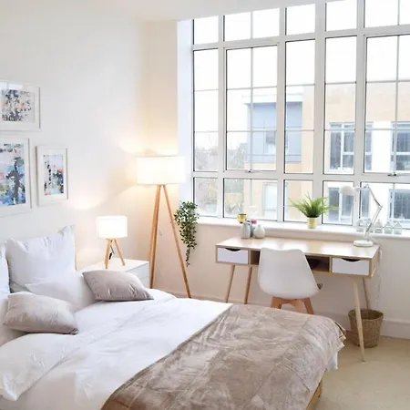 Bright Warehouse Conversion In Buzzing Peckham *