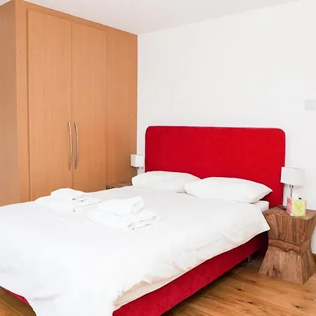 Spectacular 4-bedroom Close To Eye Apartment