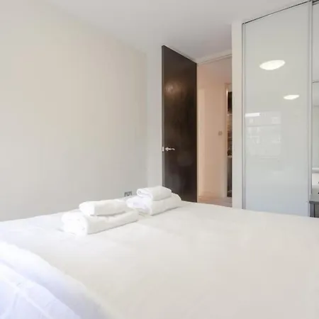 Stunning Modern In South Kensington * London