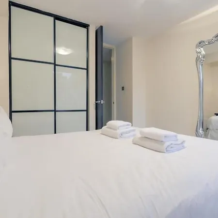 Stunning Modern In South Kensington *