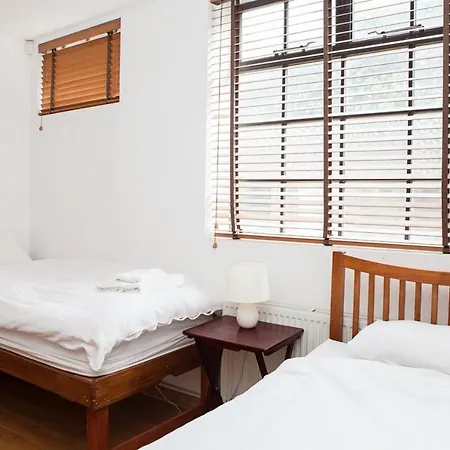 Spectacular 4-bedroom Close To Eye Apartment