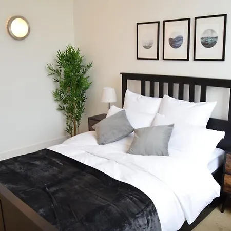 Bright Warehouse Conversion In Buzzing Peckham