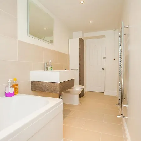 Bright Modern 2 Bed Garden Flat St Johns Wood