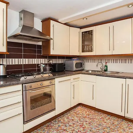 Bright Modern 2 Bed Garden Flat St Johns Wood London