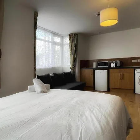 Grand Suites Near Heathrow Southall