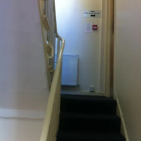 Guest house Colliers London