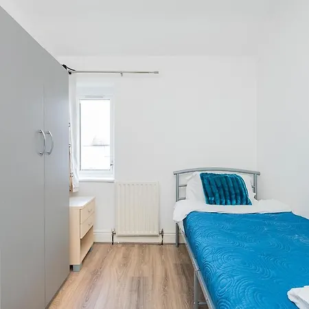 4 Bedrooms Self Catering House, Free Wifi & Netfix Holiday home