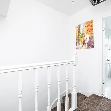4 Bedrooms Self Catering House, Free Wifi & Netfix Holiday home