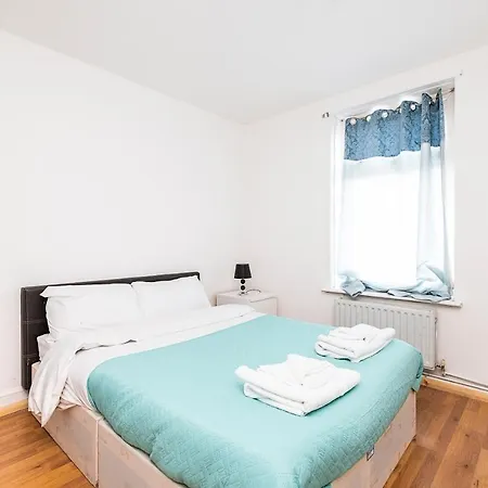 4 Bedrooms Self Catering House, Free Wifi & Netfix Holiday home