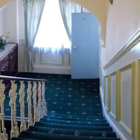 Fairways Paddington Hotel