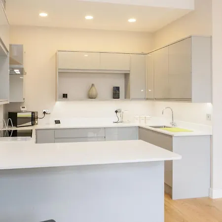 Apartment Pass The Keys - Spacious Flat With Private Sun Terrace In South East London