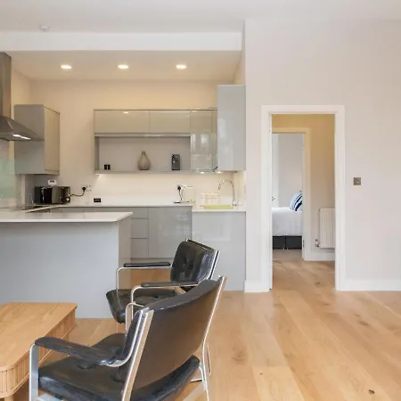 Apartment Pass The Keys - Spacious Flat With Private Sun Terrace In South East London