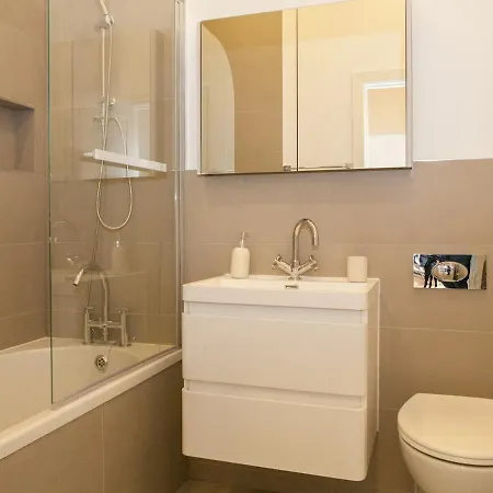 Apartment Pass The Keys - Spacious Flat With Private Sun Terrace In South East London