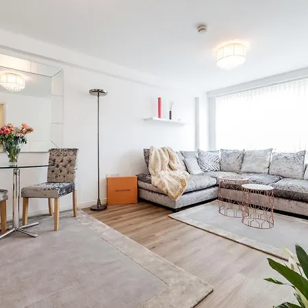 *spacious-modern One Bed Flat. Riverside Location* Apartment *
