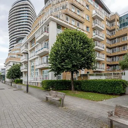 *spacious-modern One Bed Flat. Riverside Location* *