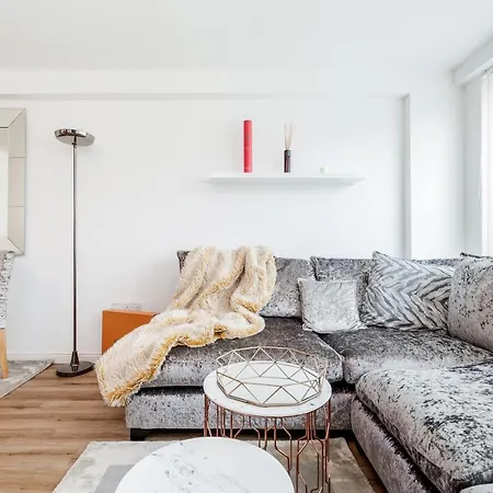 Apartment *spacious-modern One Bed Flat. Riverside Location* London